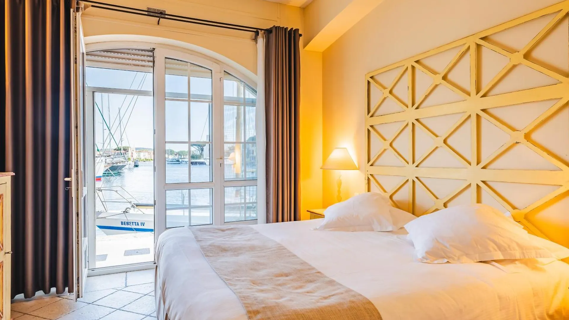 Le Suffren Hotel Grimaud 4*,